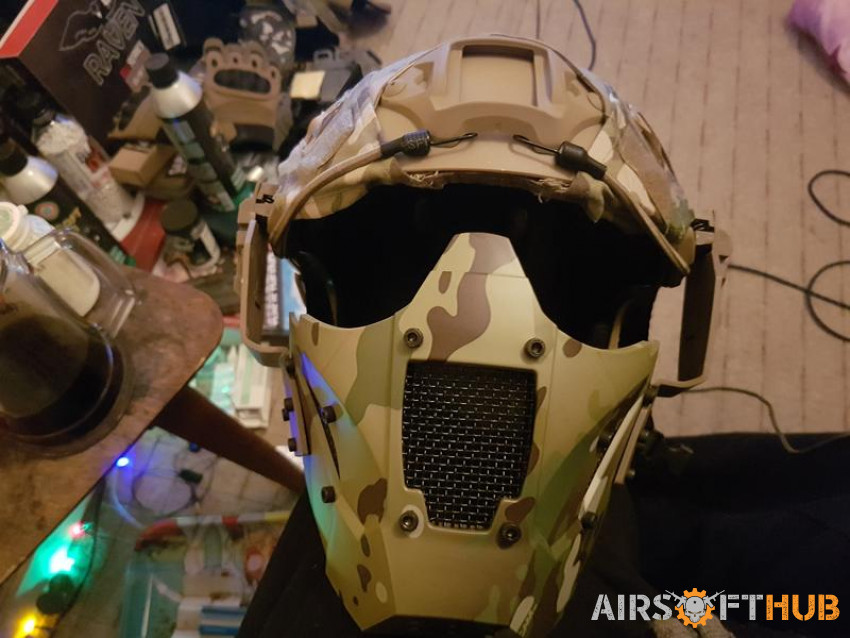 Tactical fast helmet with xtra - Used airsoft equipment