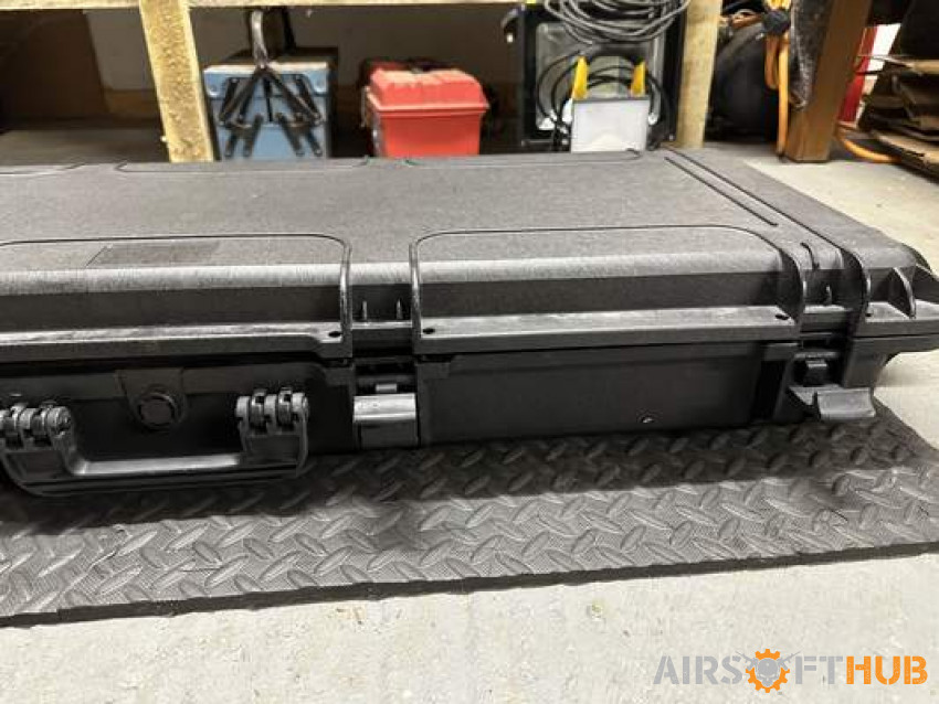 XL peli case - Used airsoft equipment