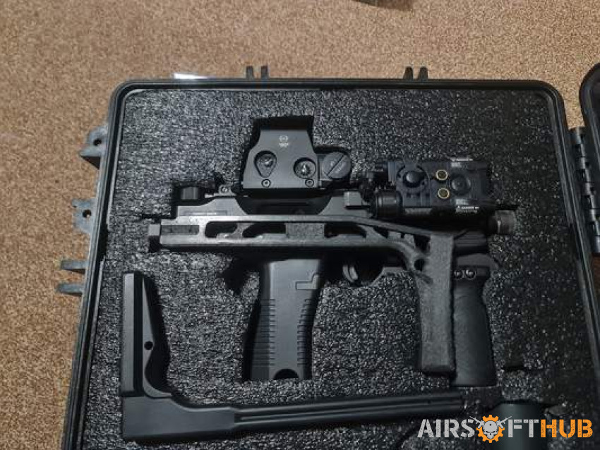 Kwa mp9 + 6 mags + ngal + holo - Used airsoft equipment