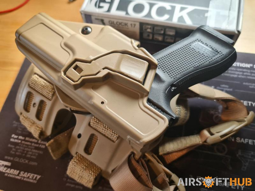 Umarex Glock 17 Gen 5 Package - Used airsoft equipment