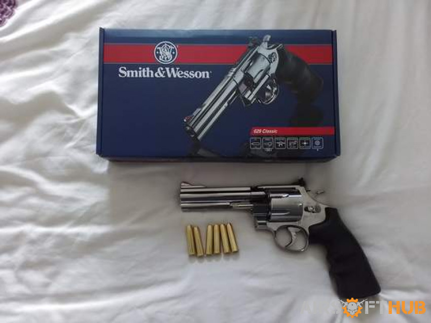 2 Smith and Wesson air pistols - Used airsoft equipment