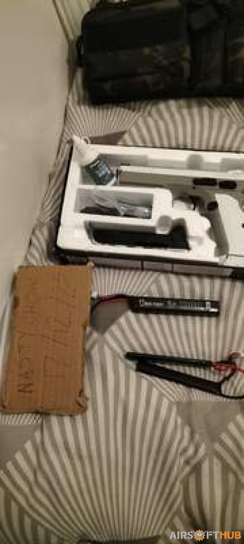 Assortment of airsoft bits - Used airsoft equipment