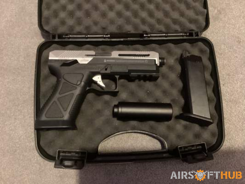 Avp 17 silver version - Used airsoft equipment