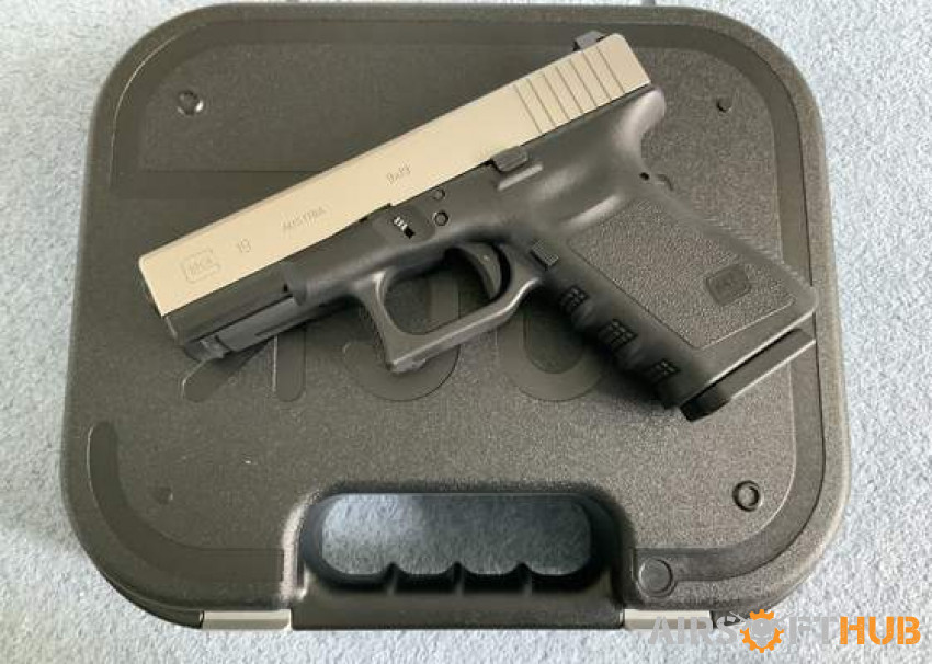 Custom Steel Glock 19 - Used airsoft equipment