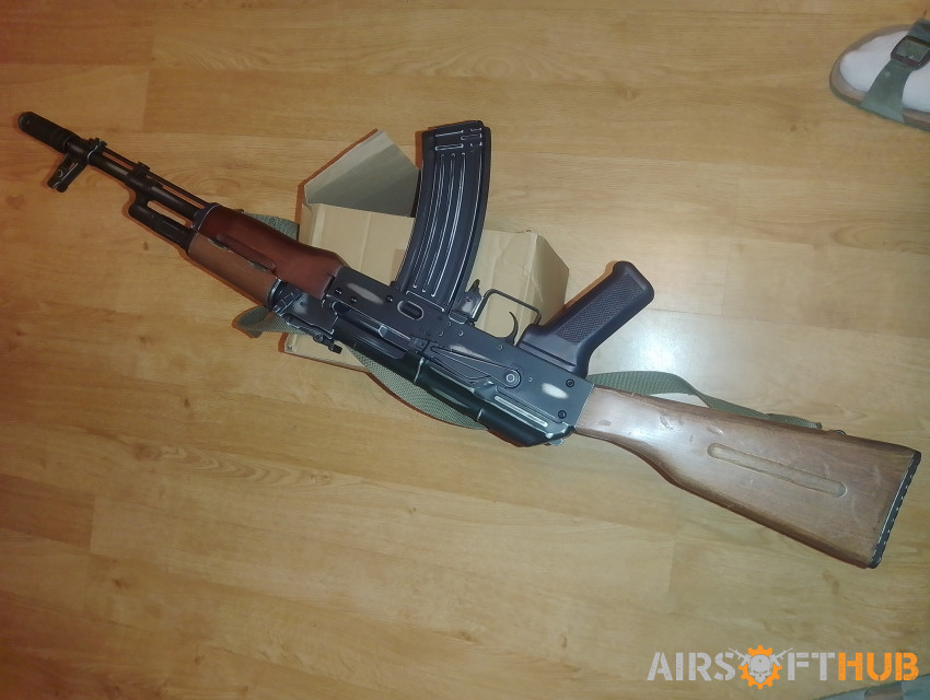 AK 47 EBB ASSAULT RIFLE - Used airsoft equipment