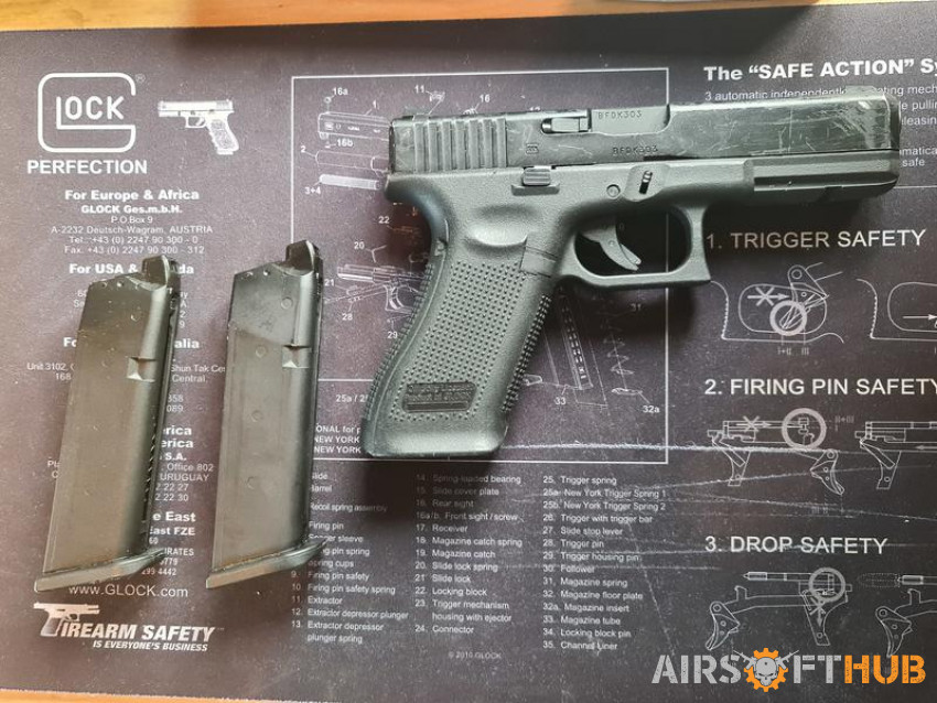 Umarex Glock 17 Gen 5 Package - Used airsoft equipment