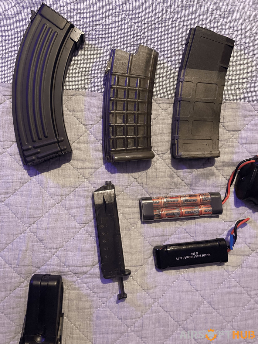 3 Rifles, 3 pistols & More - Used airsoft equipment