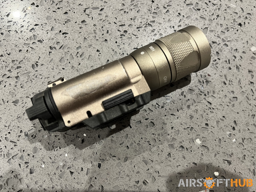 Torch With Strobe X300V - Used airsoft equipment