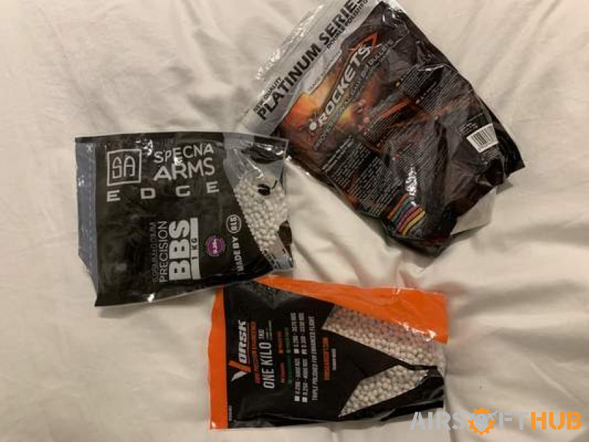 Loads of 0.3, 0.2g bbs - Used airsoft equipment