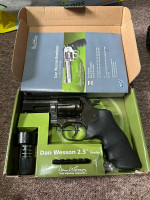 Dan Wesson 2.5 Revolver - Used airsoft equipment