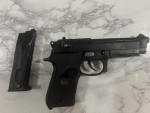 We peretta pistol with one mag - Used airsoft equipment