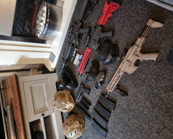 4 x Weapons and many extras - Used airsoft equipment