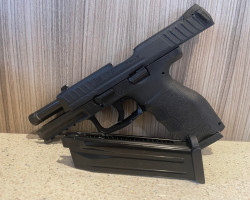 Upgraded umarex H&K VP9 Pistol - Used airsoft equipment