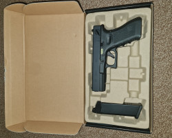 NEW WE g18c with one mag and b - Used airsoft equipment