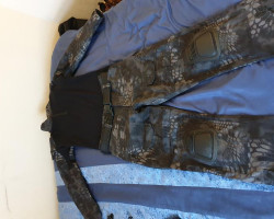 Army Combat trousers and top - Used airsoft equipment