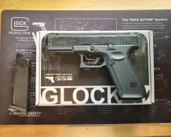 Umarex Glock 17 Gen 5 Package - Used airsoft equipment