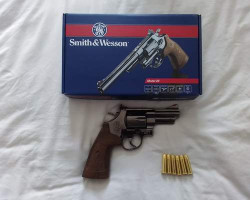 2 Smith and Wesson air pistols - Used airsoft equipment