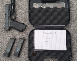 Ultimate Steel Glock 19 Packag - Used airsoft equipment